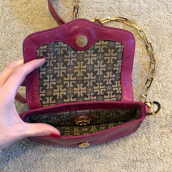 Tory Burch Raspberry Cross Body Bag - Picture 3 of 6